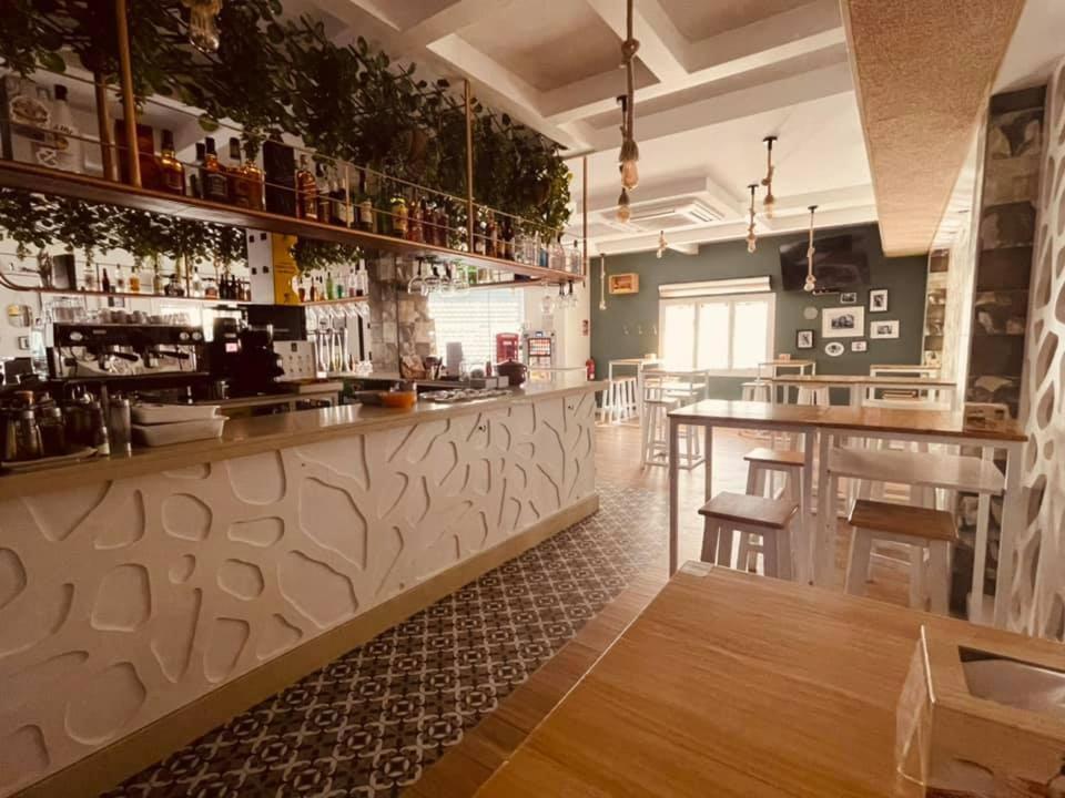 Novo Apartahotel & Restaurante Las Cabezas de San Juan Buitenkant foto