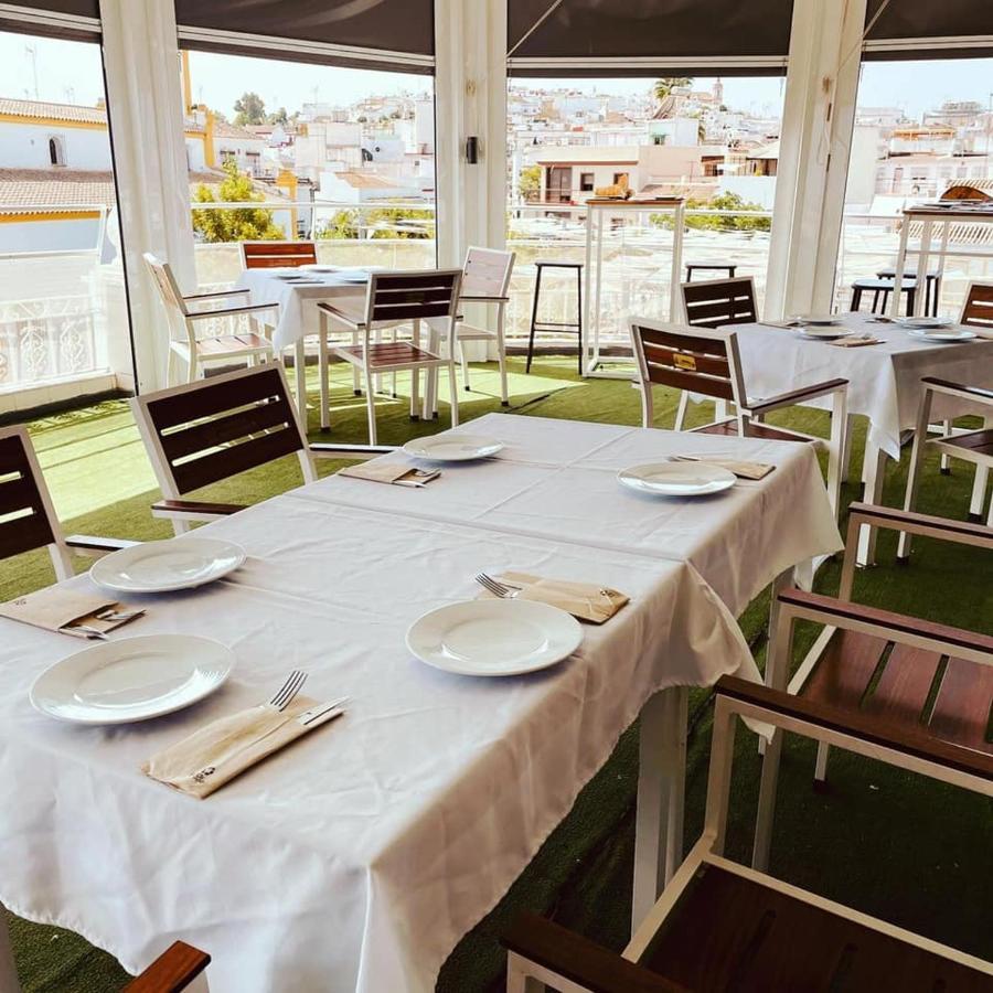 Novo Apartahotel & Restaurante Las Cabezas de San Juan Buitenkant foto